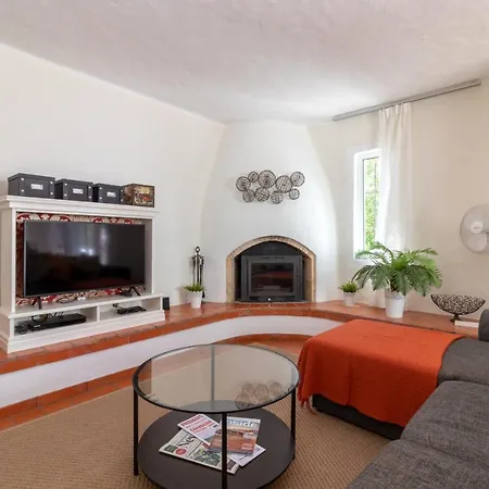 Vakantiehuis Casa Cinquenta E Um Carvoeiro (Lagoa)