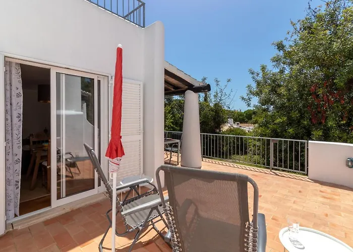 Casa Cinquenta E Um Holiday home *